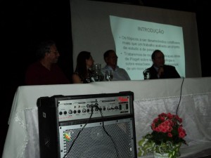 Foto da mesa de abertura do primeiro congresso de epistemologia genética da região amazônica